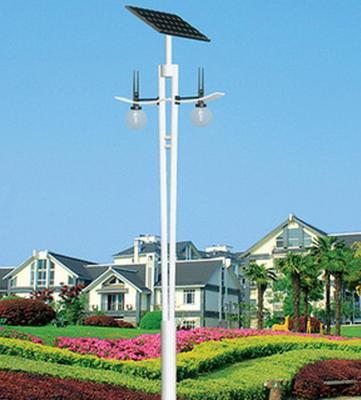高博2013新款太阳能路灯 节能环保，使用寿命更长